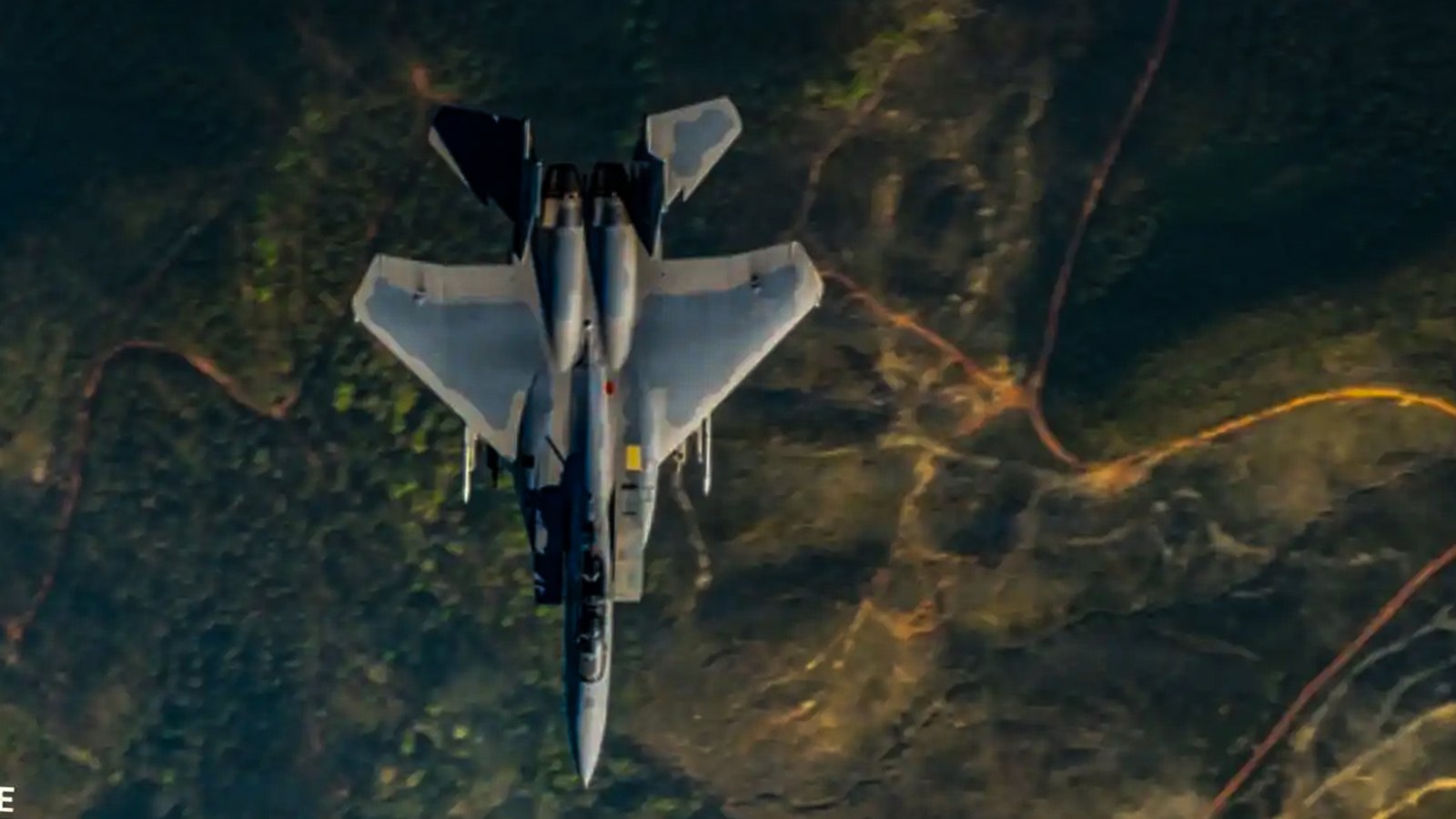 ஈரான் வான்பரப்பில் அமெரிக்க போர் விமானம் வீழ்த்தப்பட்டதா? மாயமான வீரரைத் தேடும் மெகா ஆபரேஷன்: 'CSAR' என்றால் என்ன?