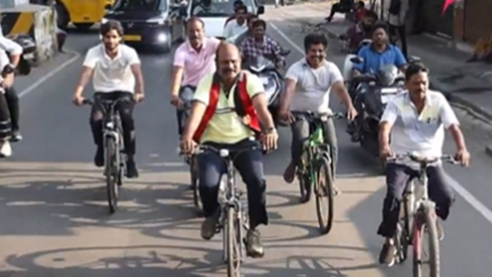 தியாகராய நகர் (திநகர்) பகுதியில் திமுக வேட்பாளர் சைக்கிள் பிரச்சாரம்!