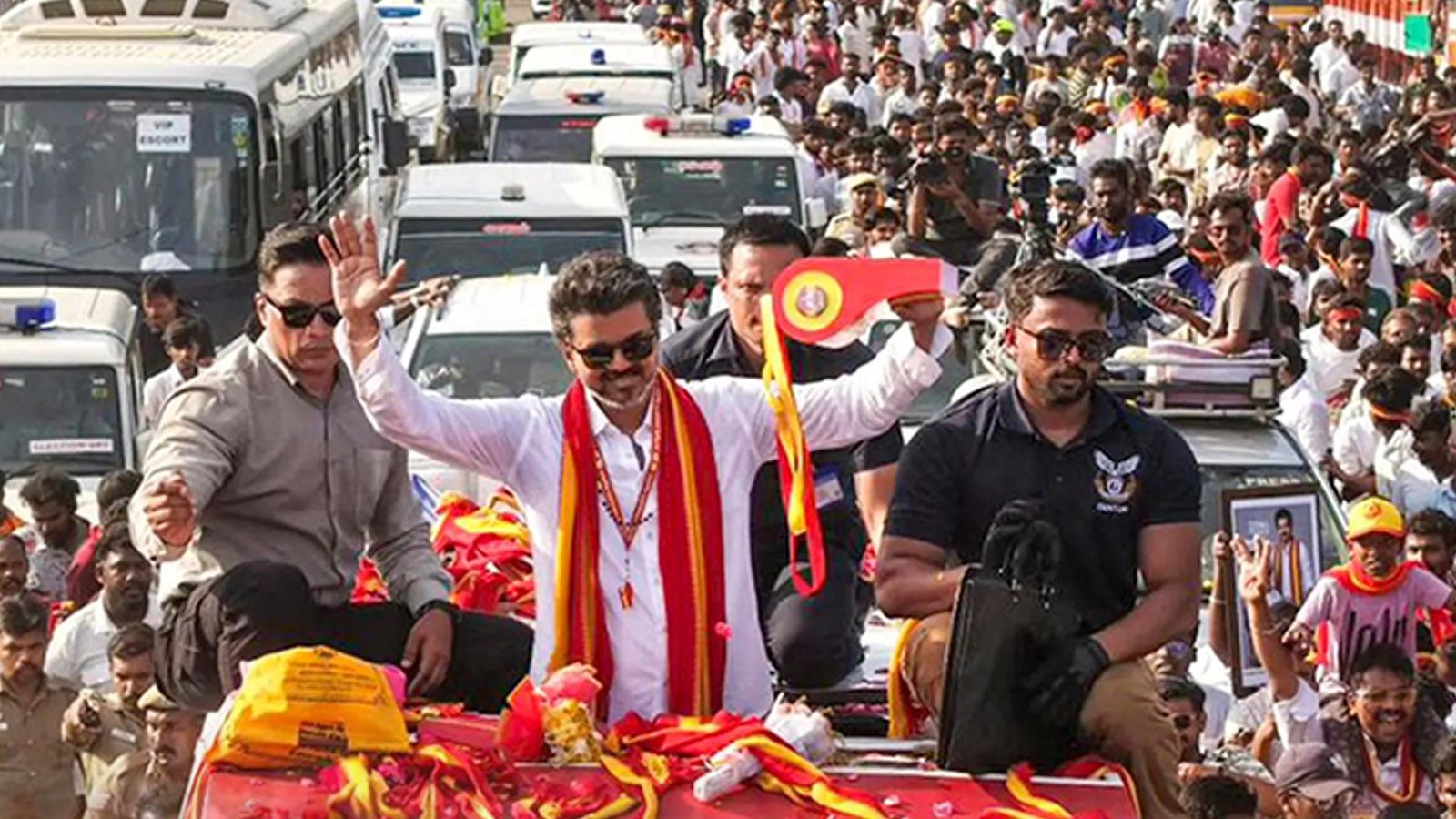 கோவை மக்கள் கடலில் மிதந்த 'தளபதி'!