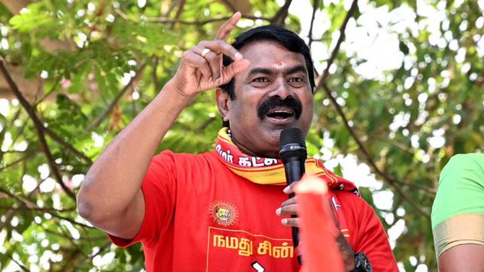 சீமான் - விஜய்: பாசமழையில் அண்ணன் தம்பி! | காரைக்குடி சர்ச்சை | சீமான் நெகிழ்ச்சி