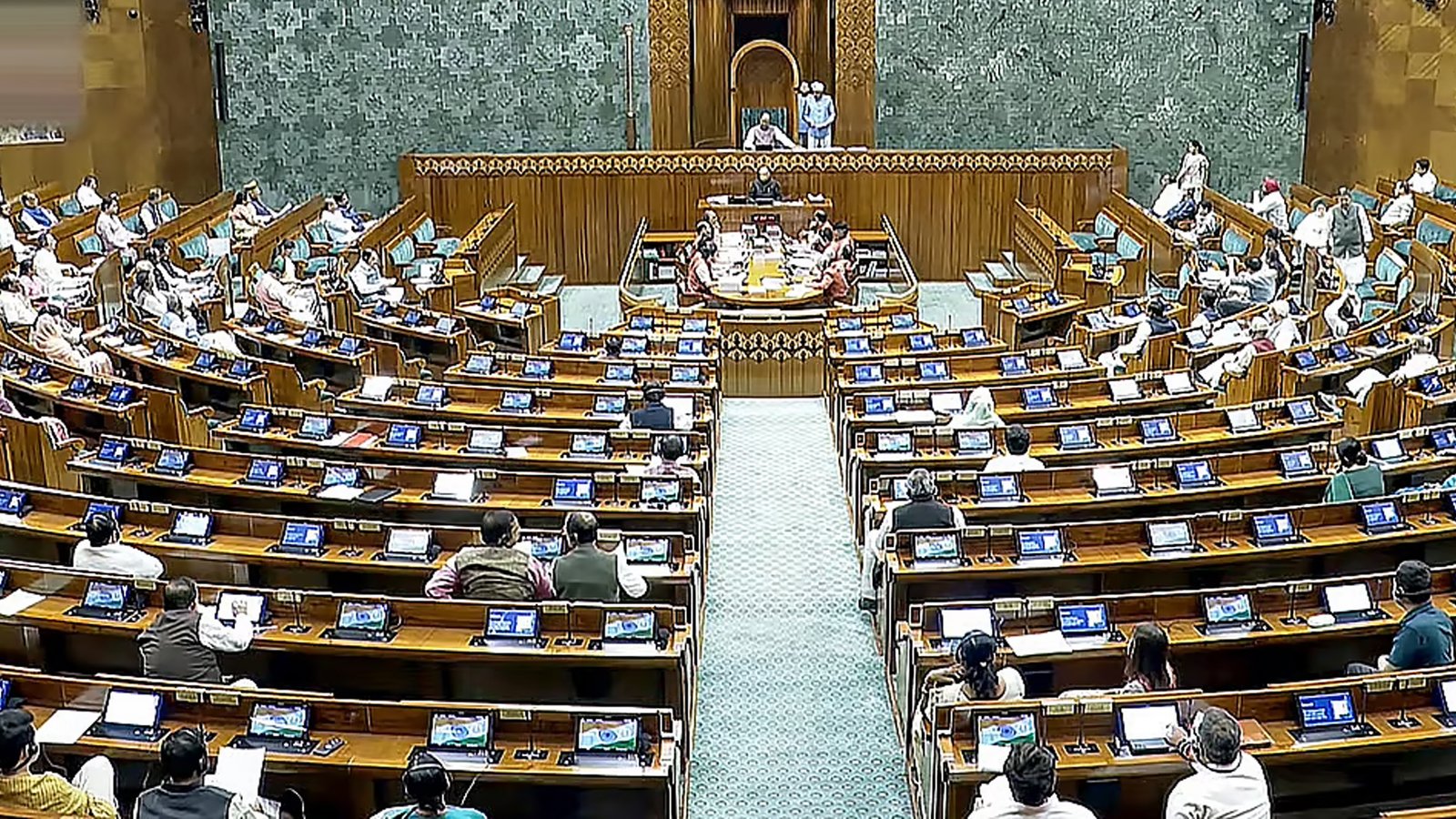 நாடாளுமன்ற சிறப்புக் கூட்டத்தொடர் இன்று தொடக்கம்: தொகுதி மறுவரையறை மசோதா தாக்கல்!