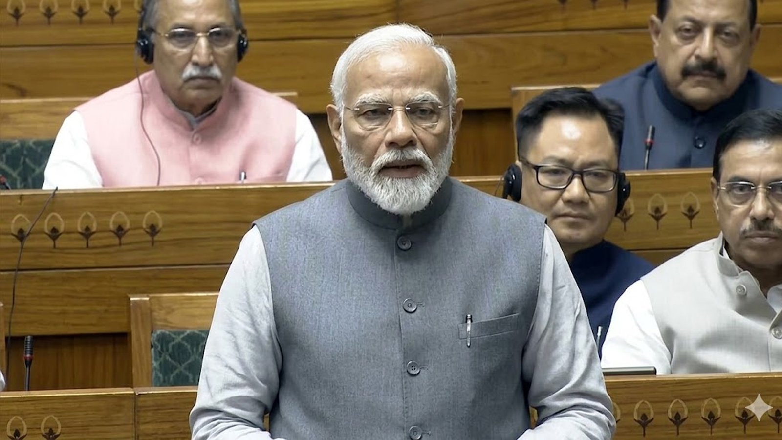 "என்னை எதிர்த்தால் அரசியல் லாபம் எனக்குத்தான்!" - நாடாளுமன்றத்தில் மகளிர் இடஒதுக்கீடு மசோதா குறித்து பிரதமர் மோடி ஆவேச உரை!