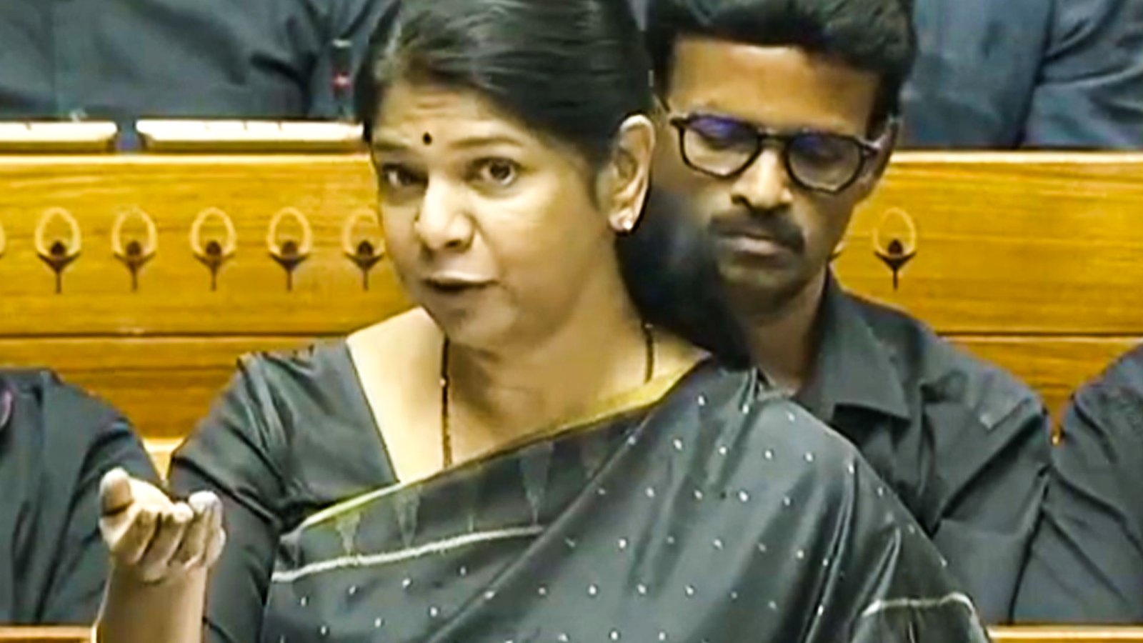 நாடாளுமன்றத்தில் கனிமொழி ஆவேசம்: "தென் மாநிலங்களுக்கு இது தண்டனையா?"