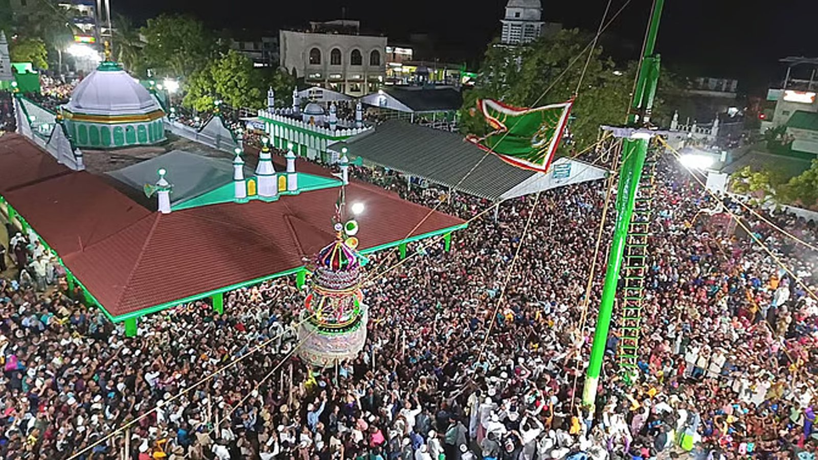 ஏர்வாடி தர்ஹா சந்தனக்கூடு திருவிழா: மே 11-ம் தேதி ராமநாதபுரம் மாவட்டத்திற்கு உள்ளூர் விடுமுறை - மாவட்ட ஆட்சியர் அதிரடி அறிவிப்பு!