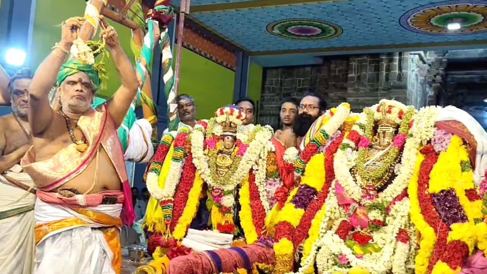 திருக்கடையூர் அமிர்தகடேஸ்வரர் கோயிலில் கோலாகலமான திருக்கல்யாண வைபவம்: திரளான பக்தர்கள் சாமி தரிசனம்!