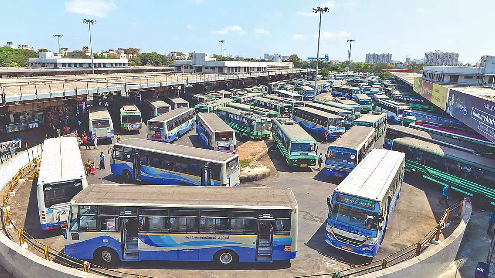 வாக்காளர்கள் சொந்த ஊர் திரும்ப வசதியாக 14,508 சிறப்புப் பேருந்துகள்: போக்குவரத்துத் துறை அதிரடி ஏற்பாடு!