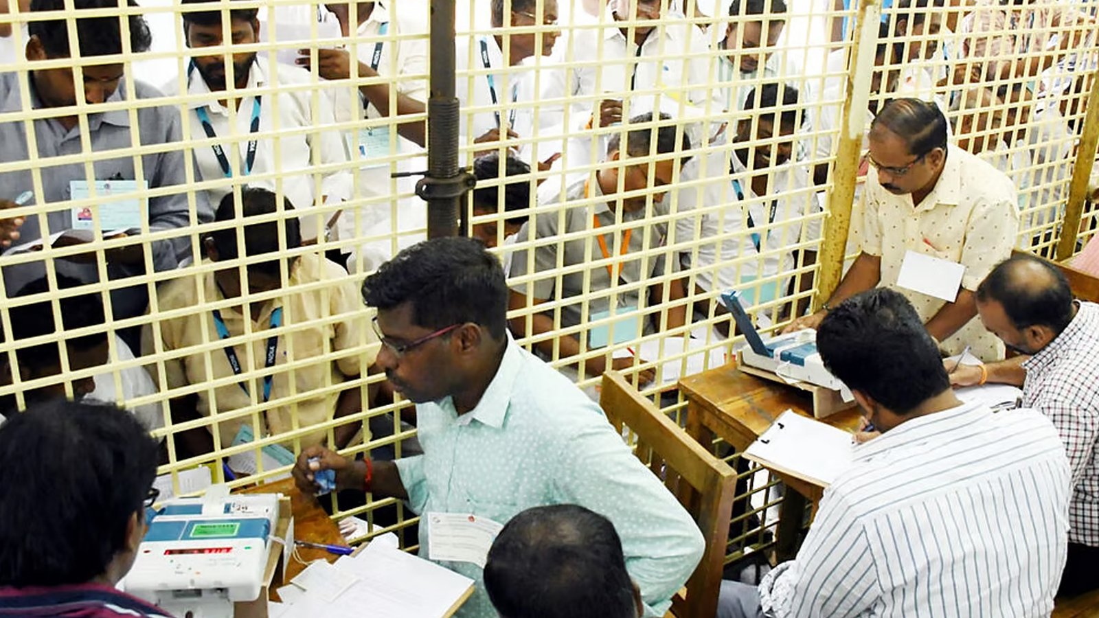 மே 4-ல் தமிழகத்தின் தலையெழுத்து: காலை 8 மணி முதல் வாக்கு எண்ணிக்கை தொடக்கம் - தேர்தல் ஆணையம் அறிவிப்பு!