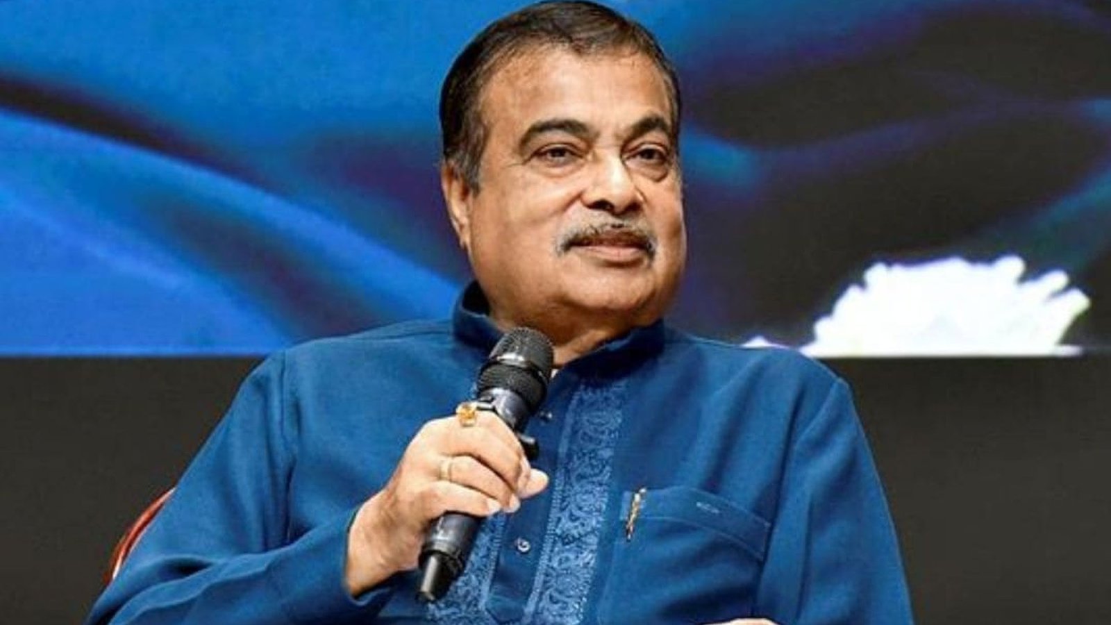 பெட்ரோல், டீசல் வாகனங்களுக்கு இனி எதிர்காலம் இல்லை!" - ஹைட்ரஜன் மற்றும் மின்சார வாகனங்களுக்கு மாற மத்திய அமைச்சர் நிதின் கட்கரி அதிரடி அழைப்பு!