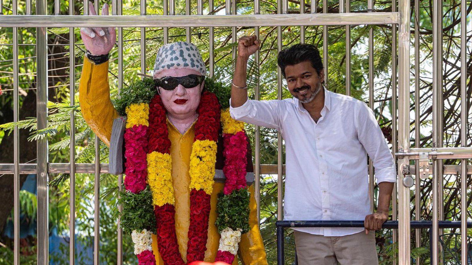 எம்.ஜி.ஆருக்குப் பின் தமிழக அரசியலில் ஒரு மேஜிக்! 100-க்கும் மேற்பட்ட இடங்களில் முன்னிலை - தனிப்பெரும் கட்சியாக உருவெடுக்கிறதா விஜய்யின் த.வெ.க?