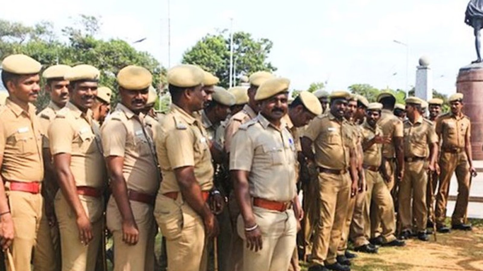 மெரினா கடற்கரையில் 5 அடுக்கு போலீஸ் பாதுகாப்பு: தவெக தொண்டர்கள் கூட வாய்ப்பு - சென்னையில் பதற்றம்!