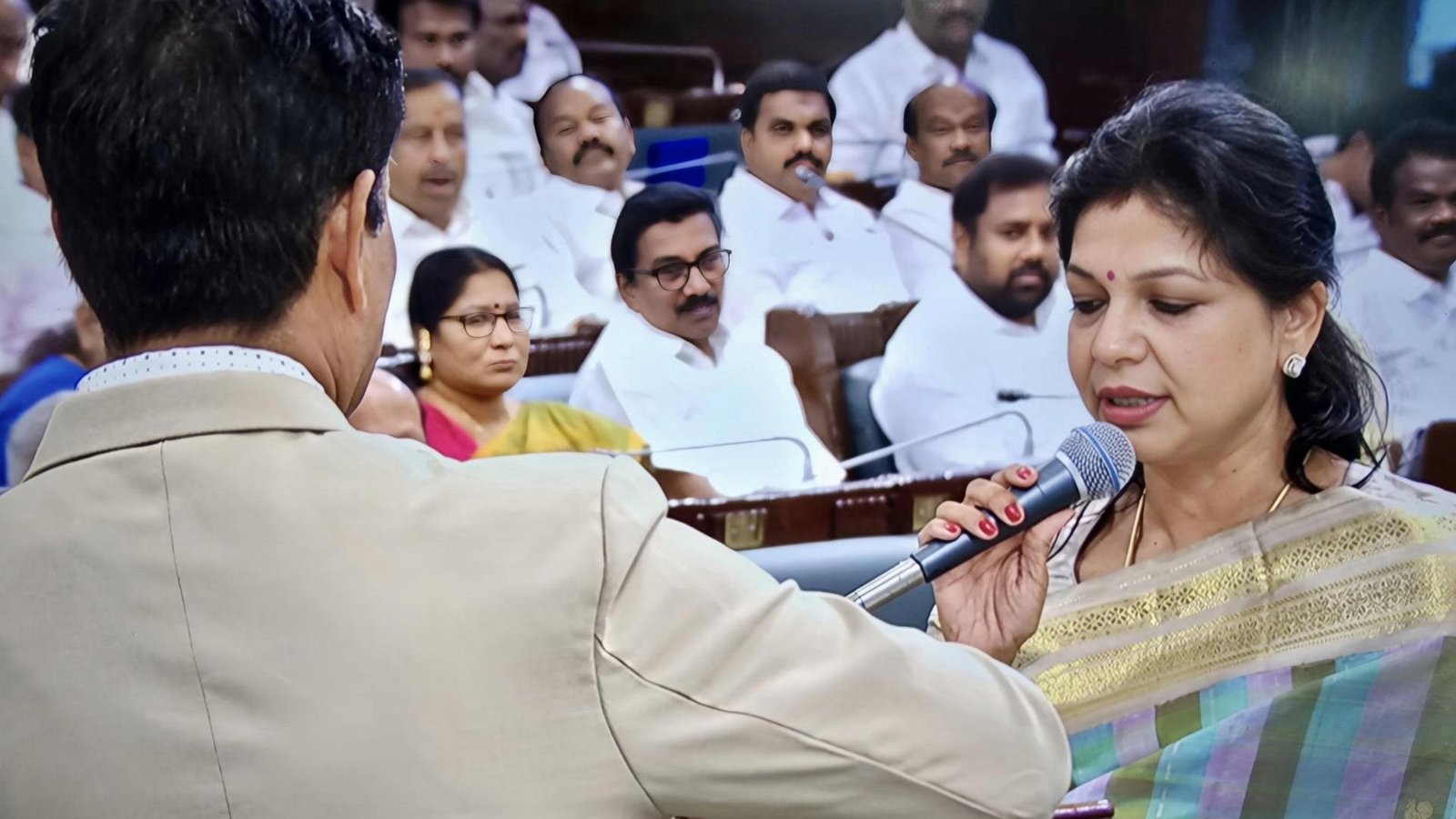 17-வது தமிழக சட்டமன்றம்: தருமபுரி பாமக எம்.எல்.ஏ இன்று அதிகாரப்பூர்வமாகப் பொறுப்பேற்பு!