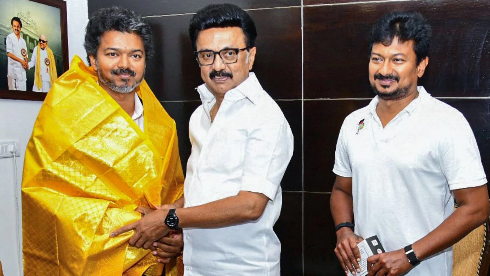 முதலமைச்சர் விஜய்யும், நானும் ஒரே கல்லூரியில் படித்தவர்கள்; அரசியலில் தி.மு.க தான் உங்களுக்கு சீனியர்!" - எதிர்க்கட்சித் தலைவர் உதயநிதி சுவாரஸ்யப் பேச்சு!