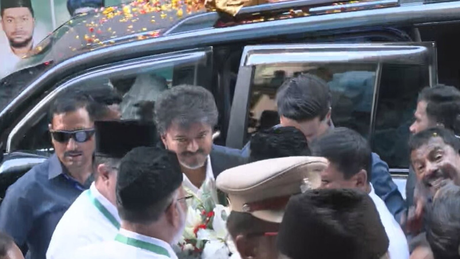 இந்திய யூனியன் முஸ்லிம் லீக் அலுவலகத்தில் முதலமைச்சர் விஜய்: 'தவெக' ஆட்சி அமைய உதவியதற்கு நேரில் நன்றி!