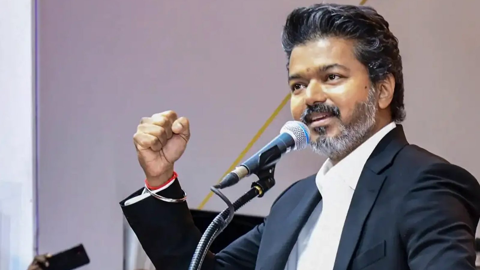 முதலமைச்சர் விஜயின் வசம் காவல் மற்றும் உள்துறை: த.வெ.க அமைச்சர்களுக்கான இலாகாக்கள் முழு விவரம்!