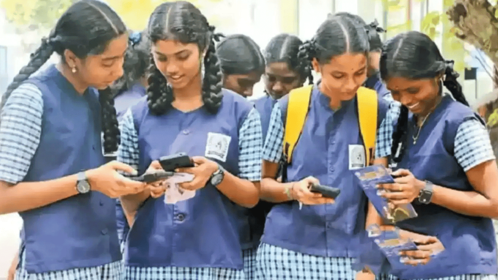 தமிழகத்தில் 10-ஆம் வகுப்பு பொதுத்தேர்வு முடிவுகள் வெளியீடு! ரிசல்ட் பார்ப்பது எப்படி? முழு விபரம் உள்ளே!