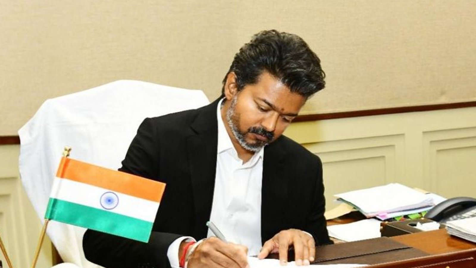 புதிய அரசுக்கு ஆதரவு: முதலமைச்சர் விஜய்யை நேரில் சந்தித்து வாழ்த்து பெற்றனர் ஐயுஎம்எல் (IUML) தலைவர்கள்!