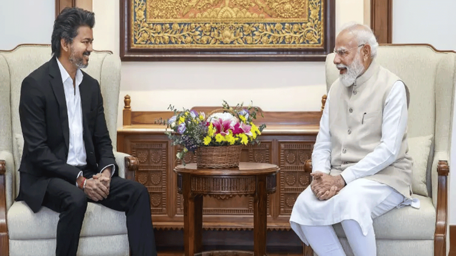 டெல்லி பயணத்தை முடித்துக்கொண்டு சென்னை திரும்புகிறார் முதல்வர் விஜய்! சோனியா, ராகுல் சந்திப்பு திடீர் ரத்து!