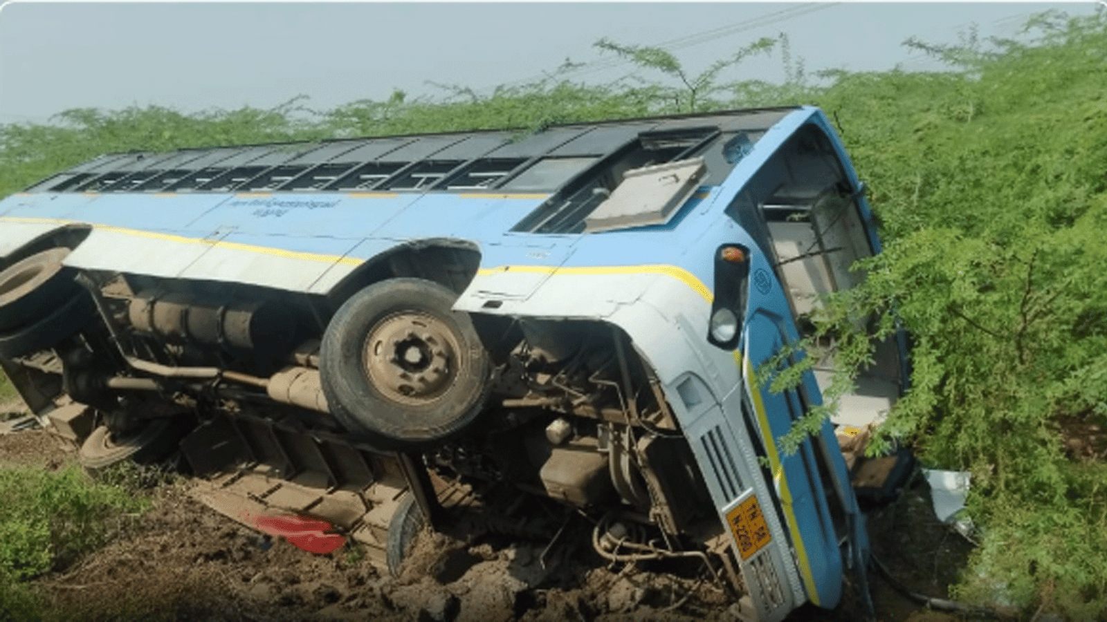 சிவகங்கை அருகே பெரும் பரபரப்பு: 60 பயணிகளுடன் சென்ற அரசு பேருந்து கவிழ்ந்து கோர விபத்து – 30-க்கும் மேற்பட்டோர் காயம்!