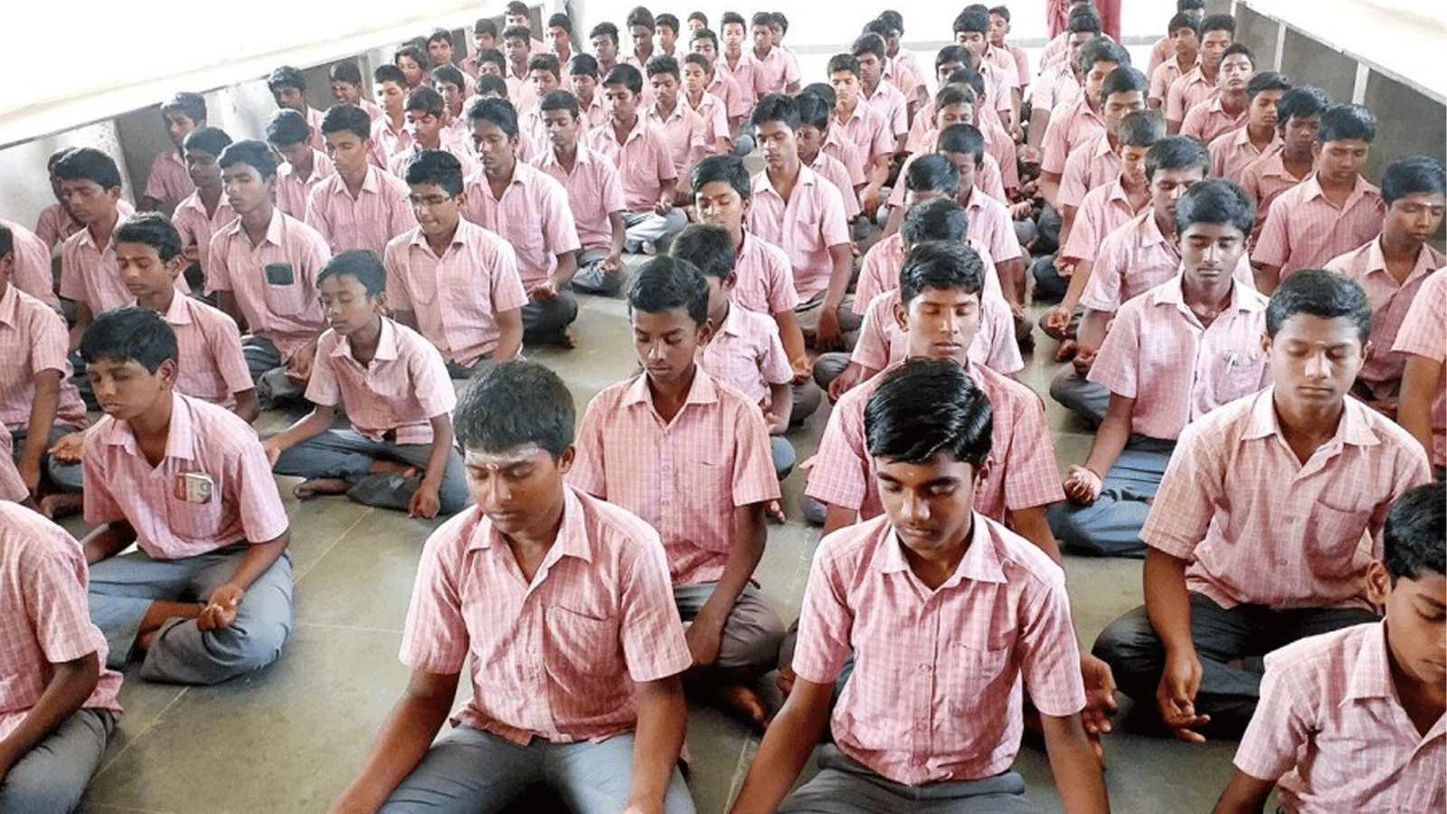 தனியார் பள்ளிகளுக்கு அதிரடி உத்தரவு: "அரசு நிர்ணயித்த கல்விக் கட்டண விவரங்களை விளம்பரப்படுத்துவது கட்டாயம்" - தமிழ்நாடு மாநில தகவல் ஆணையம் அதிரடி!