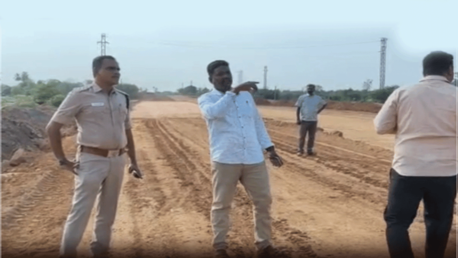 கடலூரில் பயங்கரம்: 25 வயது இளம் பெண் கொடூரக் கொலை! அரைகுறையாகப் புதைக்கப்பட்ட உடலால் பரபரப்பு – போலீஸ் தீவிர விசாரணை!