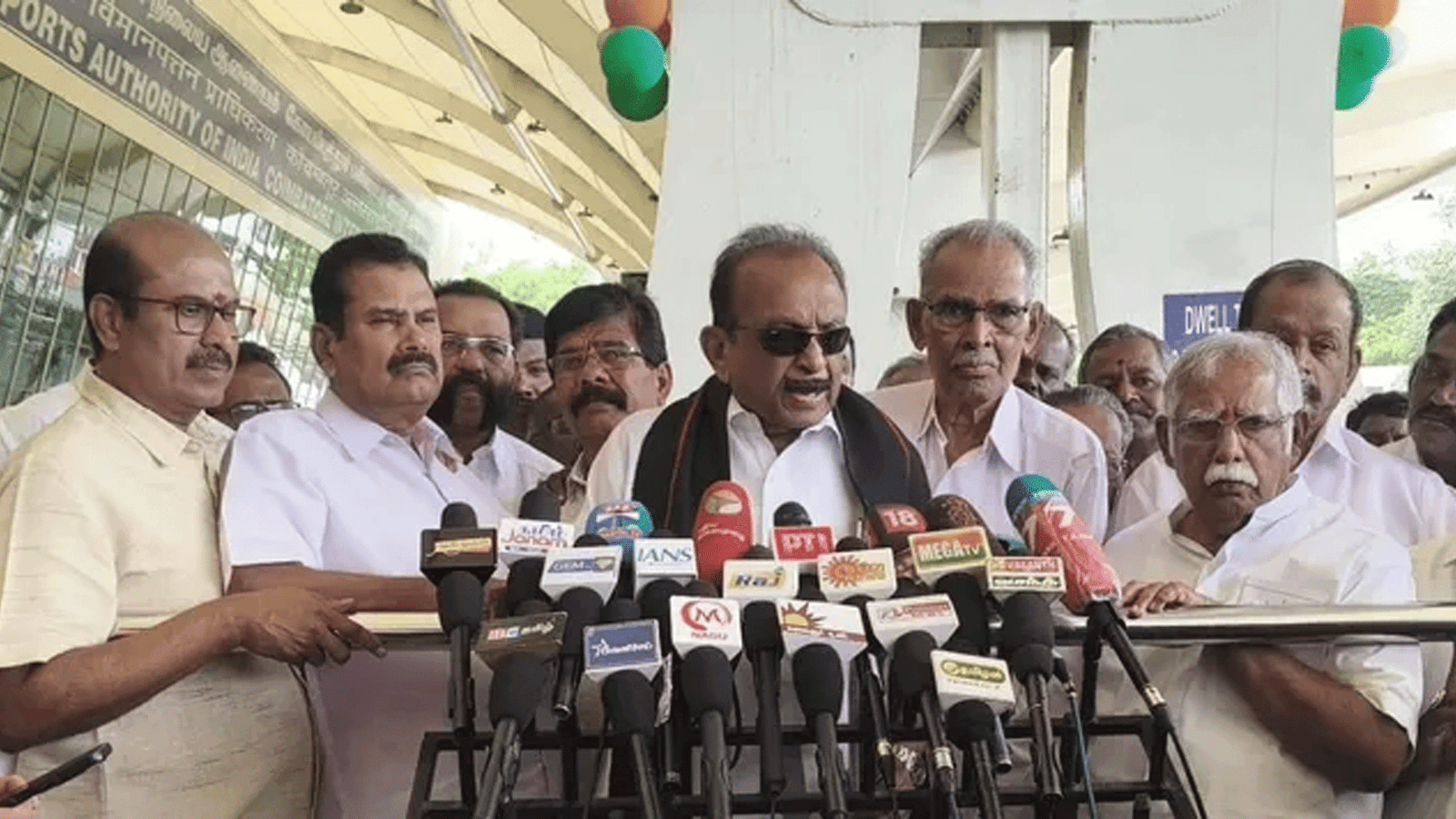 "காங்கிரஸ், விசிக உடன் எங்களை ஒப்பிடக்கூடாது!" – திமுக கூட்டணி தொகுதிப் பங்கீடு குறித்துச் சென்னையில் வைகோ காரசார பேட்டி! துரை வைகோவின் ஆதங்கத்திற்கு நியாயம் கற்பித்தல்!