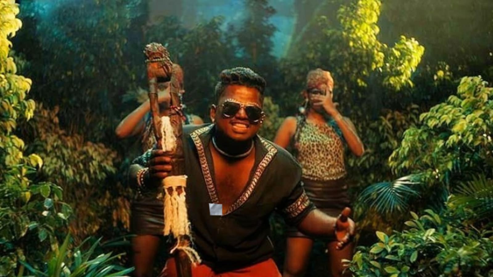 நீட் தேர்வை ரத்து செய்ய வலியுறுத்தி தலைமைச் செயலகம் முன்பு போராட்டம்... ‘தெருக்குரல்’ அறிவு கைது!