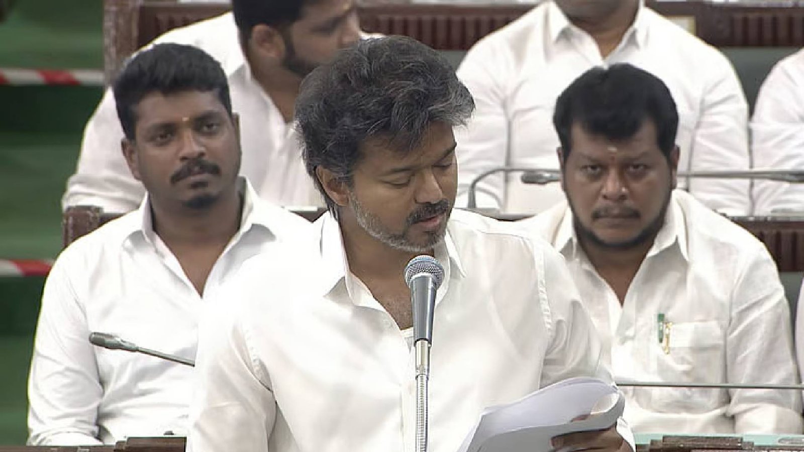 அரசு நிகழ்ச்சிகளில் முதலில் தமிழ்த்தாய் வாழ்த்து பாடுவது கட்டாயம் – சட்டசபையில் முதல்வர் விஜய் தனித்தீர்மானம்