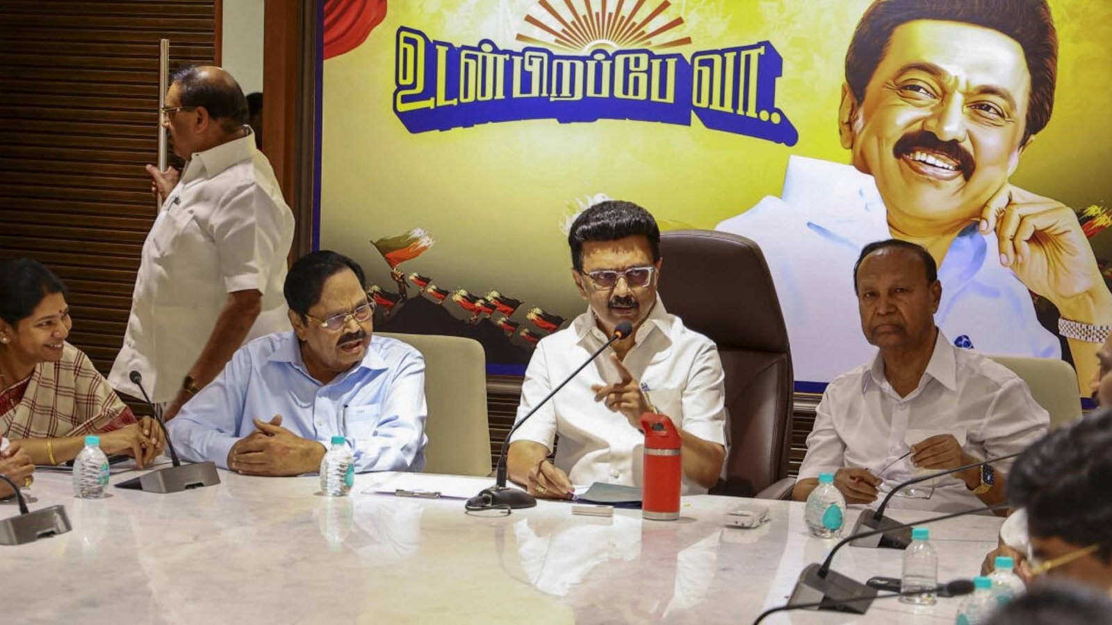 திமுக செயற்குழு கூட்டத்தில் கட்சியின் உட்கட்டமைப்பை மாற்றியமைக்க 9 முக்கிய தீர்மானங்கள் நிறைவேற்றப்பட்டுள்ளன