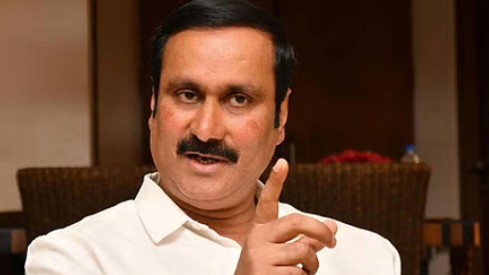தமிழ்நாட்டில் 10,000 ஏரிகளில் நீர் இல்லை: வறட்சி மாநிலமாக அறிவிக்க வேண்டும் – அன்புமணி ராமதாஸ்