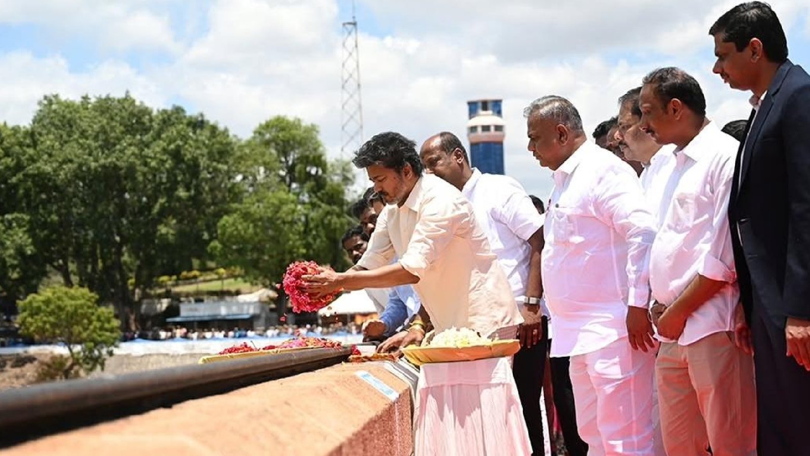 “நீரை சிக்கனமாக பயன்படுத்துவோம்; கடைமடை வரை பகிர்ந்தளிப்போம்!”