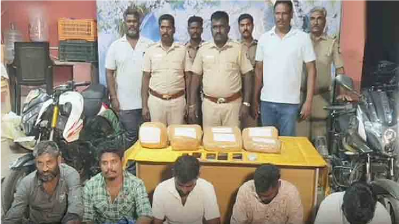 திருச்சி: கருவாடு லாரியில் ரூ.25 லட்சம் மதிப்பிலான கஞ்சா கடத்தல் – 5 பேர் கைது