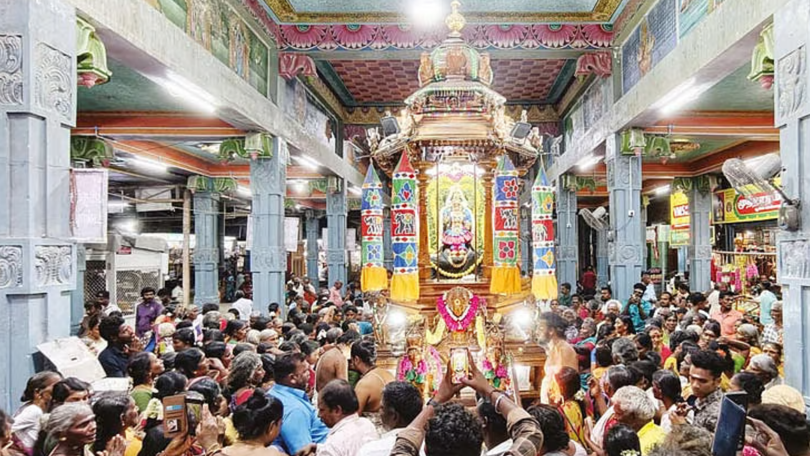 குலசை முத்தாரம்மன் கோவிலில் அமைச்சர்கள் ரமேஷ், ஸ்ரீநாத் சாமி தரிசனம்: தசரா விழா ஏற்பாடுகள் ஆய்வு!