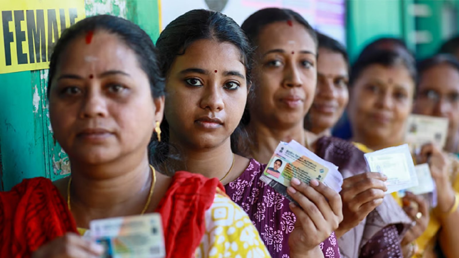 மதுராந்தகம், தாராபுரம் இடைத்தேர்தலில் வாக்குப்பதிவு: காலை 11 மணி நிலவரம் என்ன?
