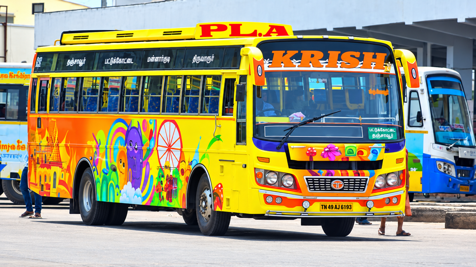 தஞ்சாவூரில் தனியார் பஸ்களில் டிக்கெட் கட்டணம் உயர்வு: பொதுமக்கள் அதிர்ச்சி