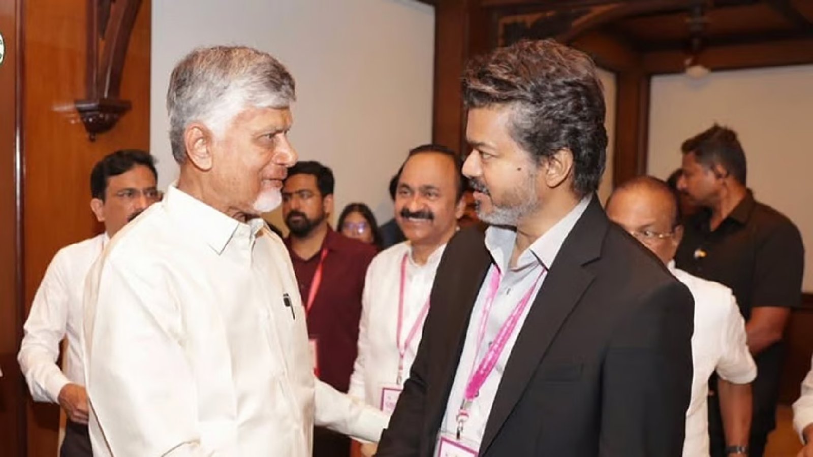 ஆந்திரா செல்லும் முதல்-அமைச்சர் விஜய்? சந்திரபாபு நாயுடுவை சந்திக்கத் திட்டம்!