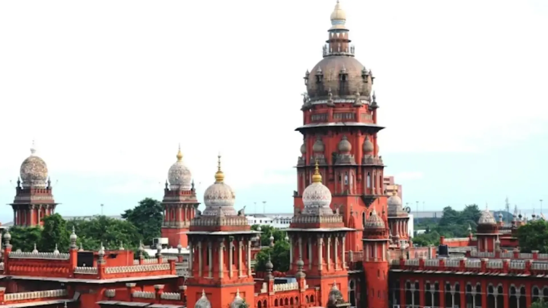அதிமுக எம்எல்ஏக்களின் ராஜினாமாவை ஏற்ற சபாநாயகரின் முடிவுக்கு  உயர் நீதிமன்றம் ஒப்புதல்