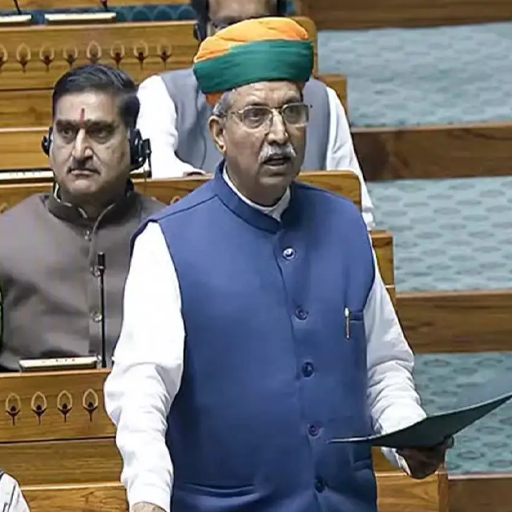 நாடாளுமன்றத்தில் வரலாற்றுச் சிறப்புமிக்க நிகழ்வு: பெண்கள் இடஒதுக்கீடு மற்றும் தொகுதி மறுவரையறை மசோதாக்களைத் தாக்கல் செய்தார் அமைச்சர் அர்ஜுன் ராம் மேக்வால்!