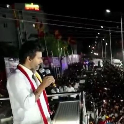 புறப்பட்டார் விஜய்: நீலாங்கரை இல்லத்திலிருந்து விமான நிலையம் பயணம்; இன்று மாலை திருச்சி கிழக்கு தொகுதியில் தமிழக வெற்றிக் கழகத் தலைவர் தீவிரப் பிரச்சாரம்!