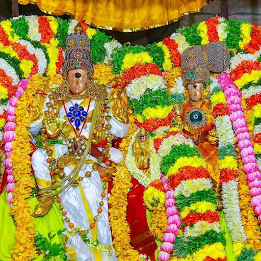 மதுரை சித்திரை திருவிழா 5-ம் நாள்: தங்க குதிரை வாகனத்தில் 'வேடர் பாரி' லீலை - திரளான பக்தர்கள் தரிசனம்!