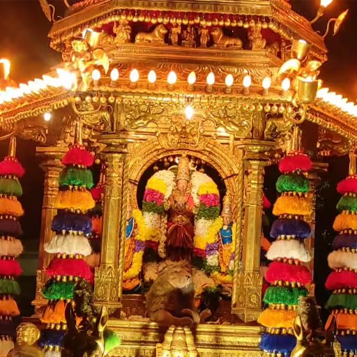 காஞ்சி காமாட்சி அம்மன் கோயிலில் கோலாகலமான தங்கத் தேர் உற்சவம்: வெள்ளிக்கிழமை மாலை திரளான பக்தர்கள் தரிசனம்!