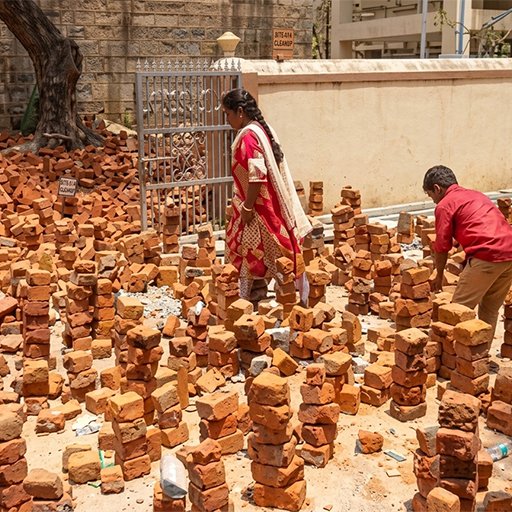 திருவண்ணாமலையில் திடீர் 'செங்கல் வழிபாடு': வதந்திகளால் குவிந்த பக்தர்கள் - அதிர்ச்சியில் கோயில் நிர்வாகம்!