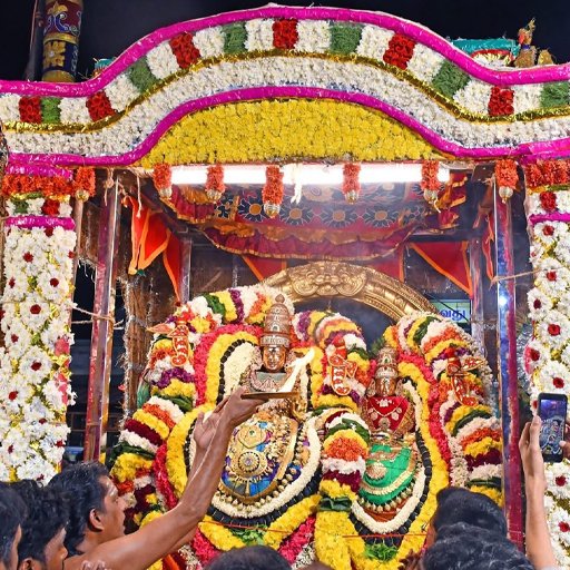 திருவண்ணாமலையில் சித்திரை வசந்த உற்சவம்: அம்பாளுடன் மகிழ மரத்தைச் சுற்றி வந்து அருள்பாலித்த அண்ணாமலையார்!