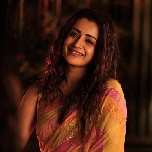 சைலோ வைபின்": பால் டப்பாவுடன் அதிரடி நடனமாடிய த்ரிஷா - இணையத்தைக் கலக்கும் வீடியோ பாடல்!