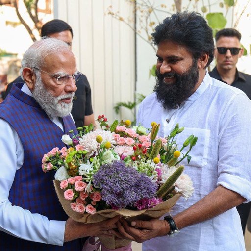 ஆந்திர துணை முதல்வர் பவன் கல்யாணுடன் சந்திப்பு: நலம் விசாரித்து வாழ்த்து!