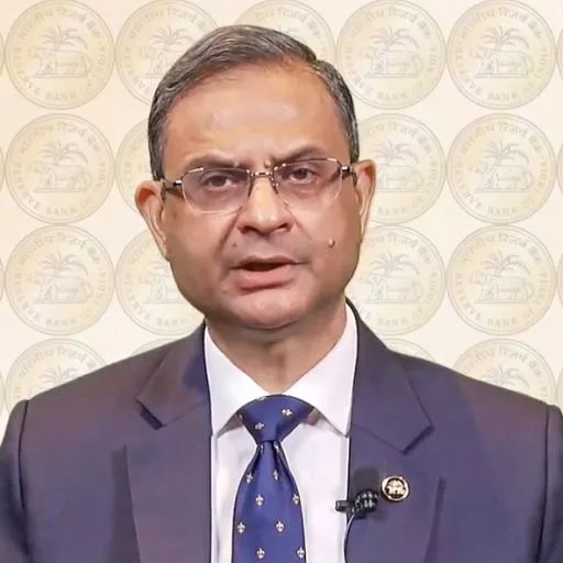 அதிரடியாக உயருகிறதா பெட்ரோல், டீசல் விலை? - ரிசர்வ் வங்கி ஆளுநர் சஞ்சய் மல்ஹோத்ரா முக்கிய எச்சரிக்கை!