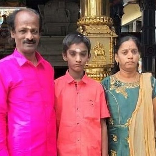 "என் மனைவியைக் காப்பாற்ற உதவுங்கள்" - முதலமைச்சர் விஜய்க்கு நடிகர் முத்துக்காளை கண்ணீர் மல்க உருக்கமான வேண்டுகோள்!