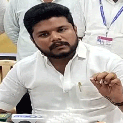 புதுக்கோட்டையில் அதிர்ச்சி: அமைச்சர் நேரில் ஆய்வு செய்தபோதே மின்வெட்டு! இருளில் மூழ்கிய அரசு அலுவலகம் – 20 நிமிடங்களுக்கும் மேலாக நீடித்ததால் பரபரப்பு!