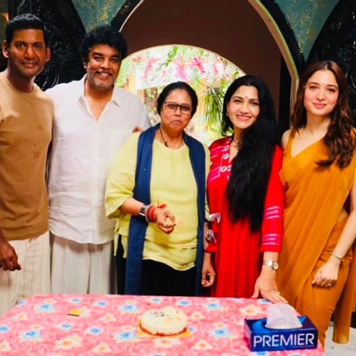 'புருஷன்' படப்பிடிப்பு தளத்தில் பிருந்தா மாஸ்டரின் பிறந்தநாள் விழா!