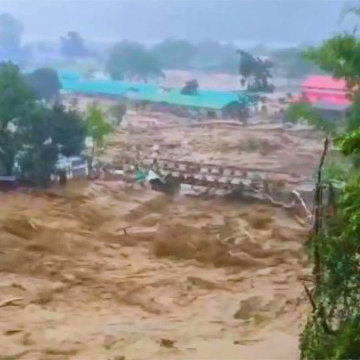 அருணாச்சலப் பிரதேசத்தில் கனமழை மற்றும் திடீர் வெள்ளம் - வீடுகள் சேதம், 3 பேர் மாயம்!