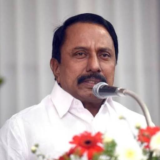 பாக்கெட்டில் யார் படம்? ஓபிஎஸ் - செங்கோட்டையன் இடையே காரசார விவாதம்
